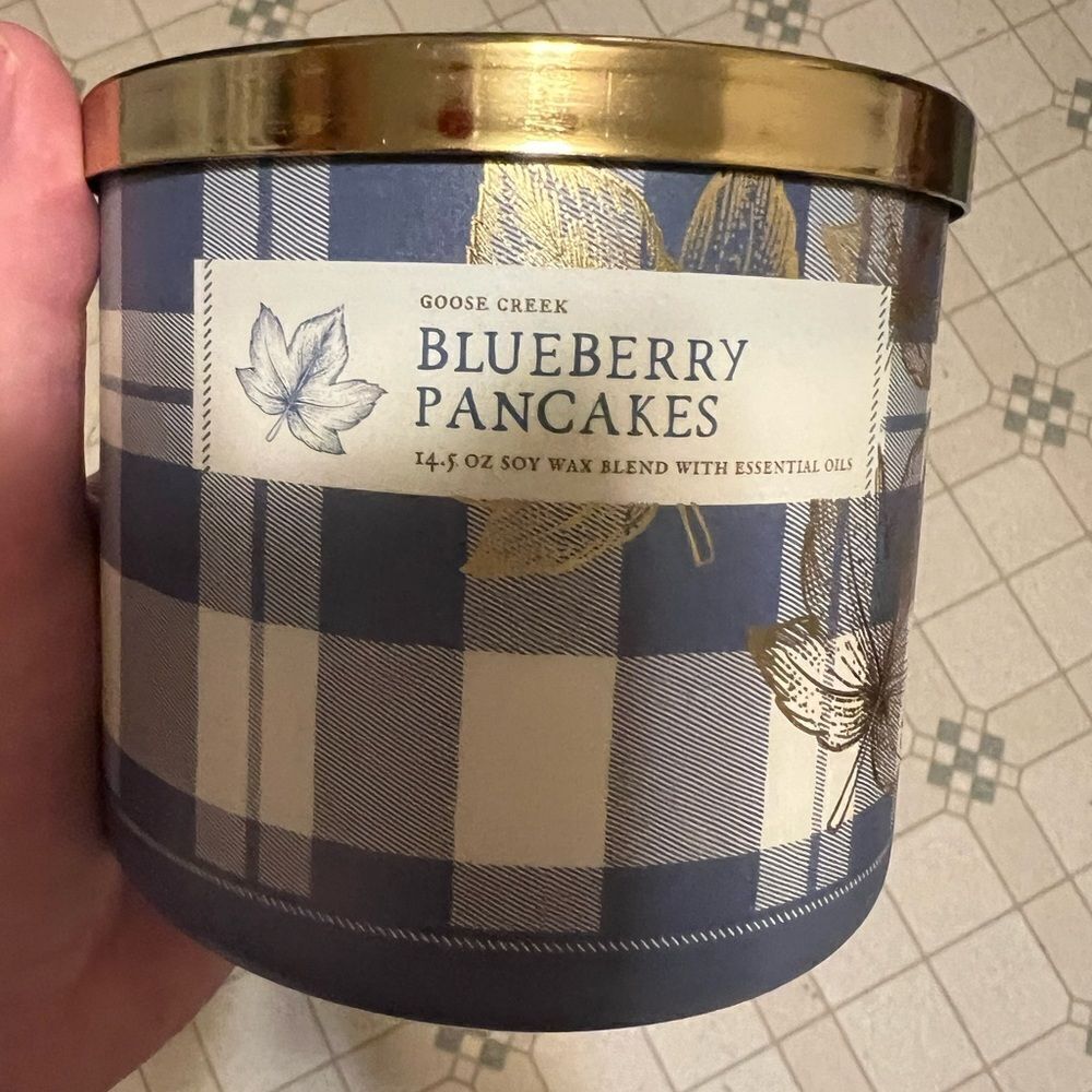 Goose Creekk SOLD OUT 3 Wick Candle Blueberry Pancakes 14.5 Oz